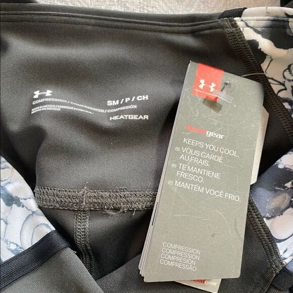 UNDER ARMOUR Women's Small HeatGear Compression High Waisted Capri Leggings - Picture 8 of 8